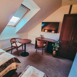 Chambre Mansardée Économique